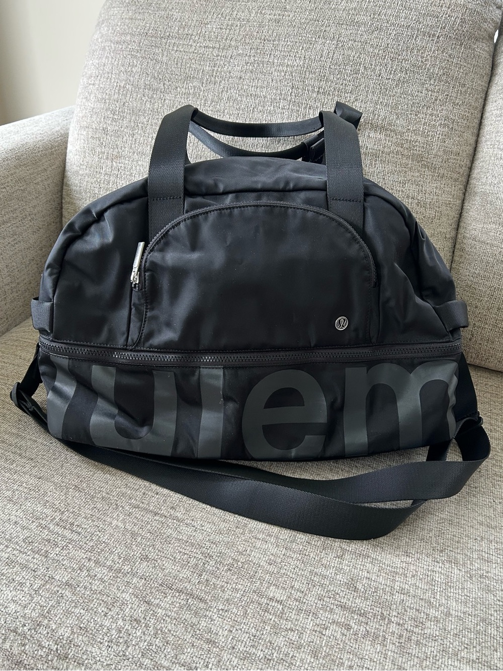 Lululemon City Adventurer Large Duffle Bag 29L Black / Graphite Grey